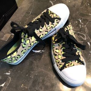 Just Be Canvas Tennis Shoes. Size 9.